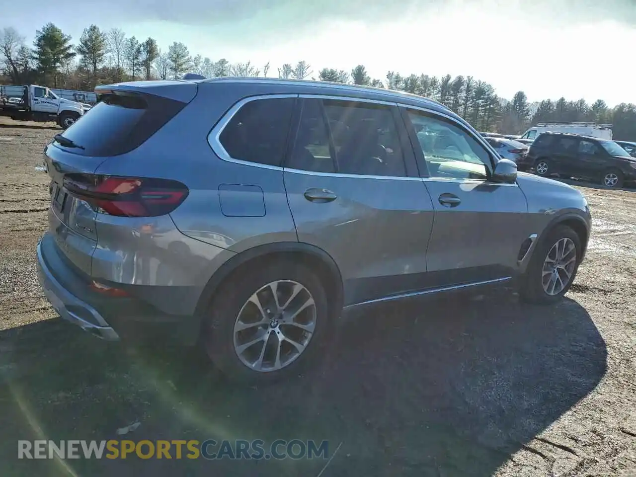 3 Photograph of a damaged car 5UX23EU07R9S64864 BMW X5 2024