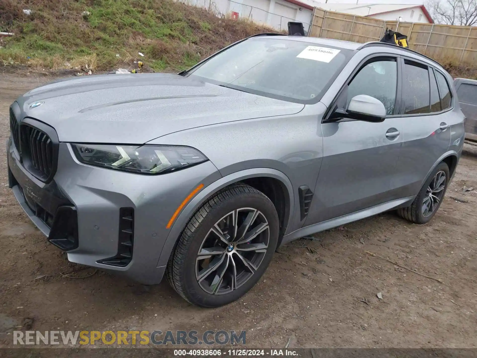 2 Photograph of a damaged car 5UX23EU07R9T10094 BMW X5 2024