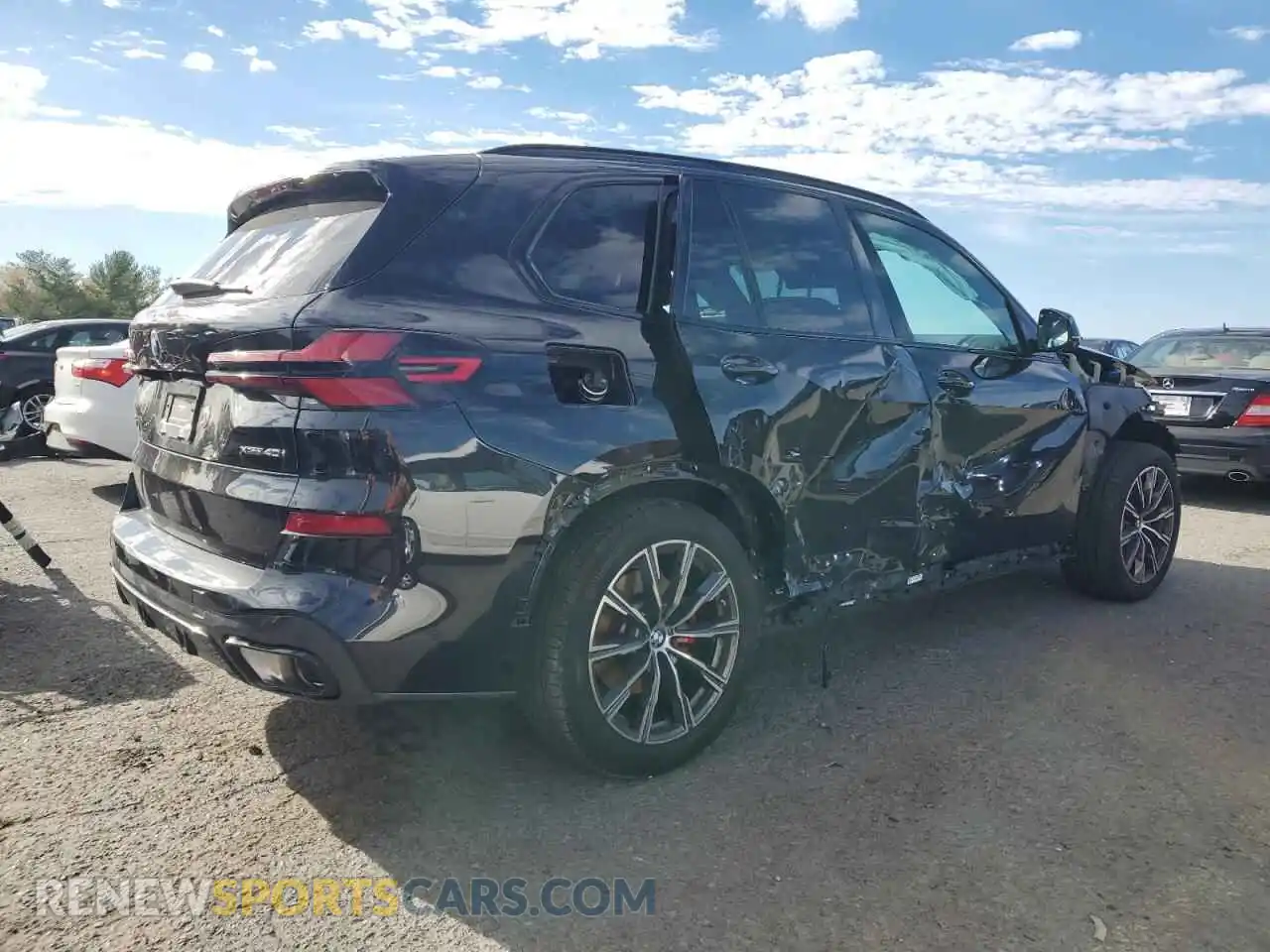 3 Photograph of a damaged car 5UX23EU07R9T11617 BMW X5 2024