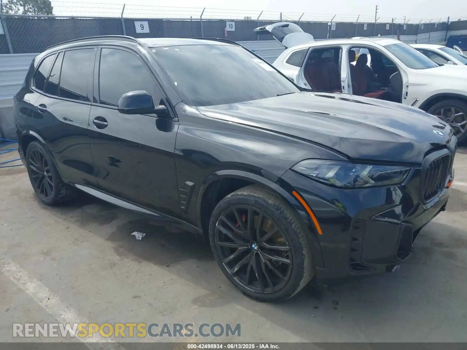 1 Photograph of a damaged car 5UX23EU07R9T19068 BMW X5 2024