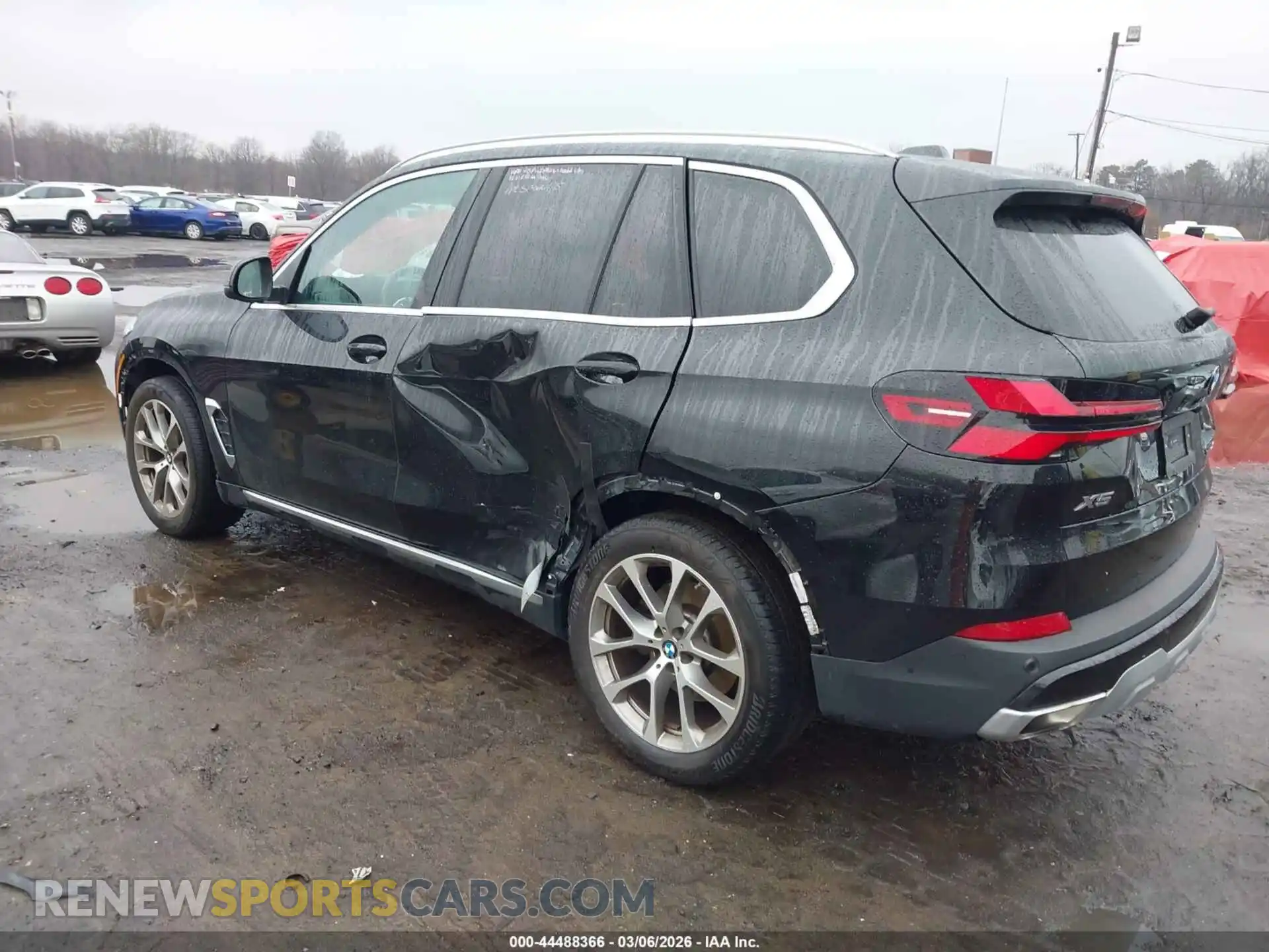 3 Фотография поврежденного автомобиля 5UX23EU07R9T68285 BMW X5 2024