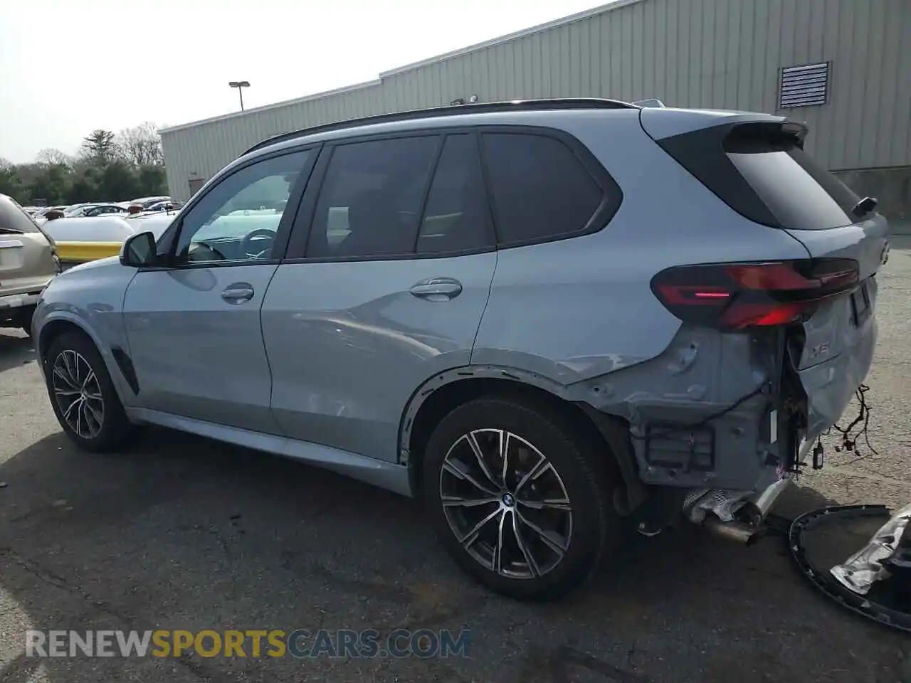 2 Photograph of a damaged car 5UX23EU07R9U24113 BMW X5 2024