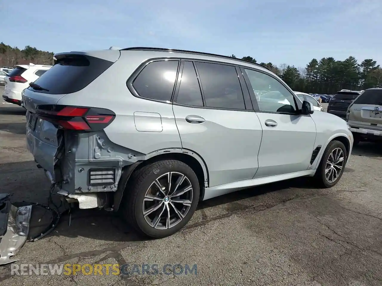 3 Photograph of a damaged car 5UX23EU07R9U24113 BMW X5 2024