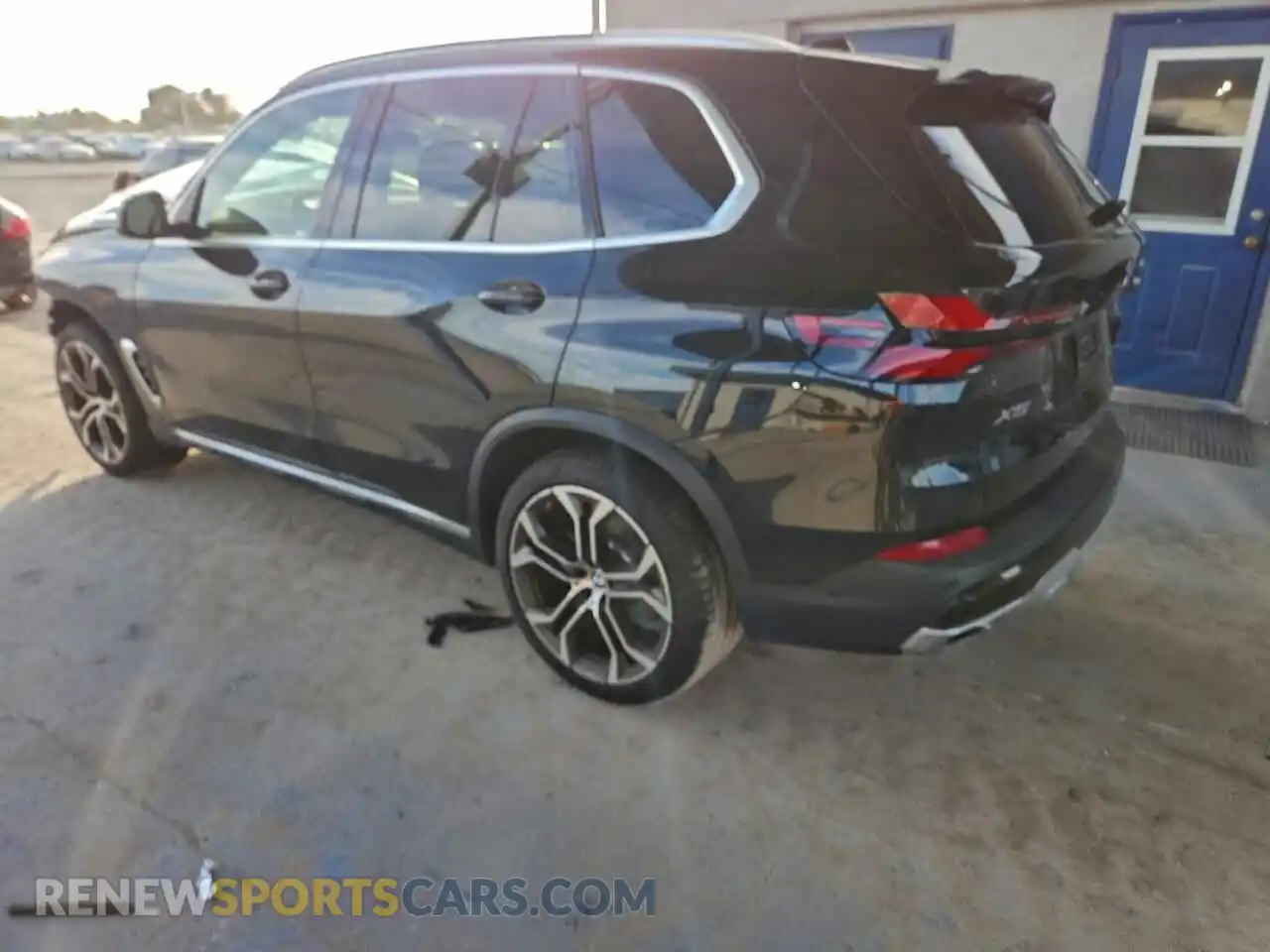 2 Photograph of a damaged car 5UX23EU07R9U69309 BMW X5 2024