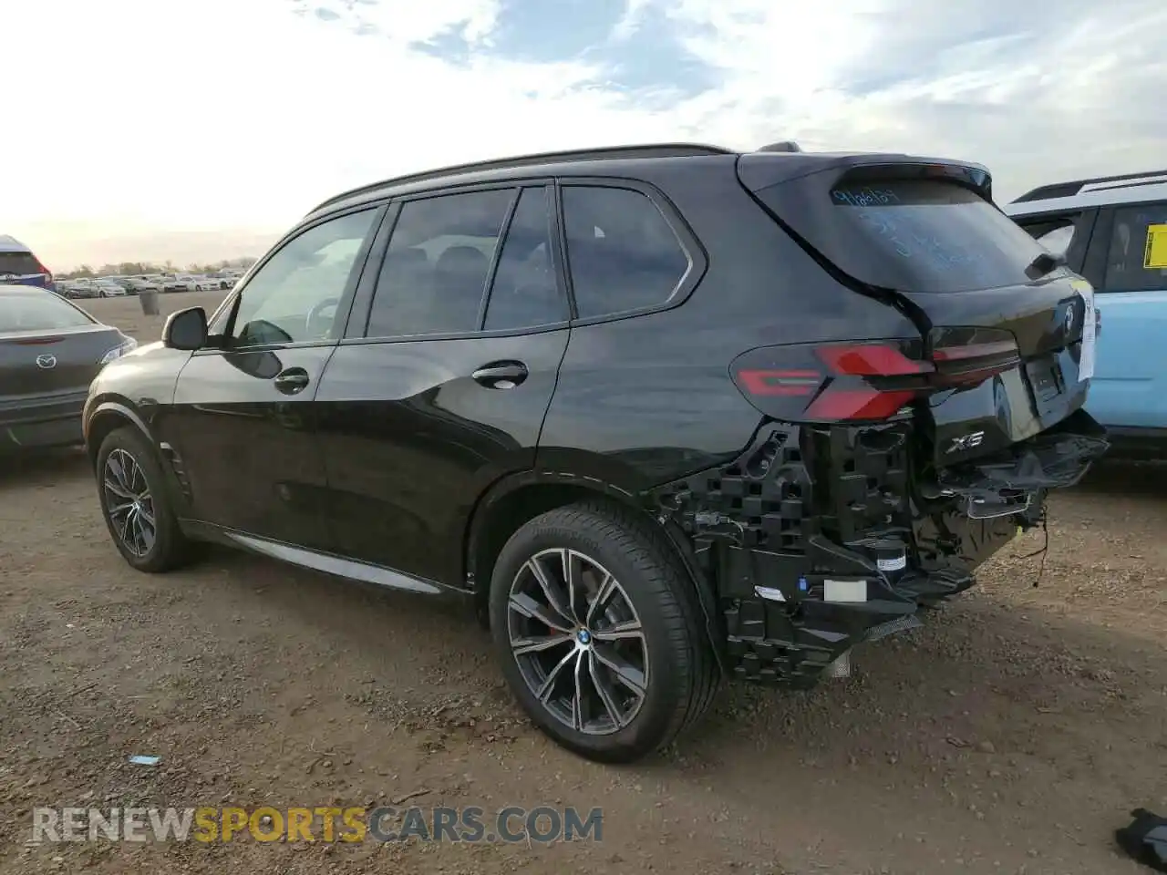 2 Photograph of a damaged car 5UX23EU07R9U85557 BMW X5 2024