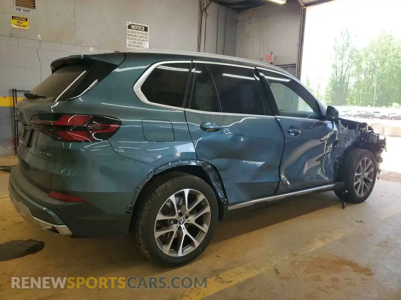 3 Photograph of a damaged car 5UX23EU07R9U87468 BMW X5 2024