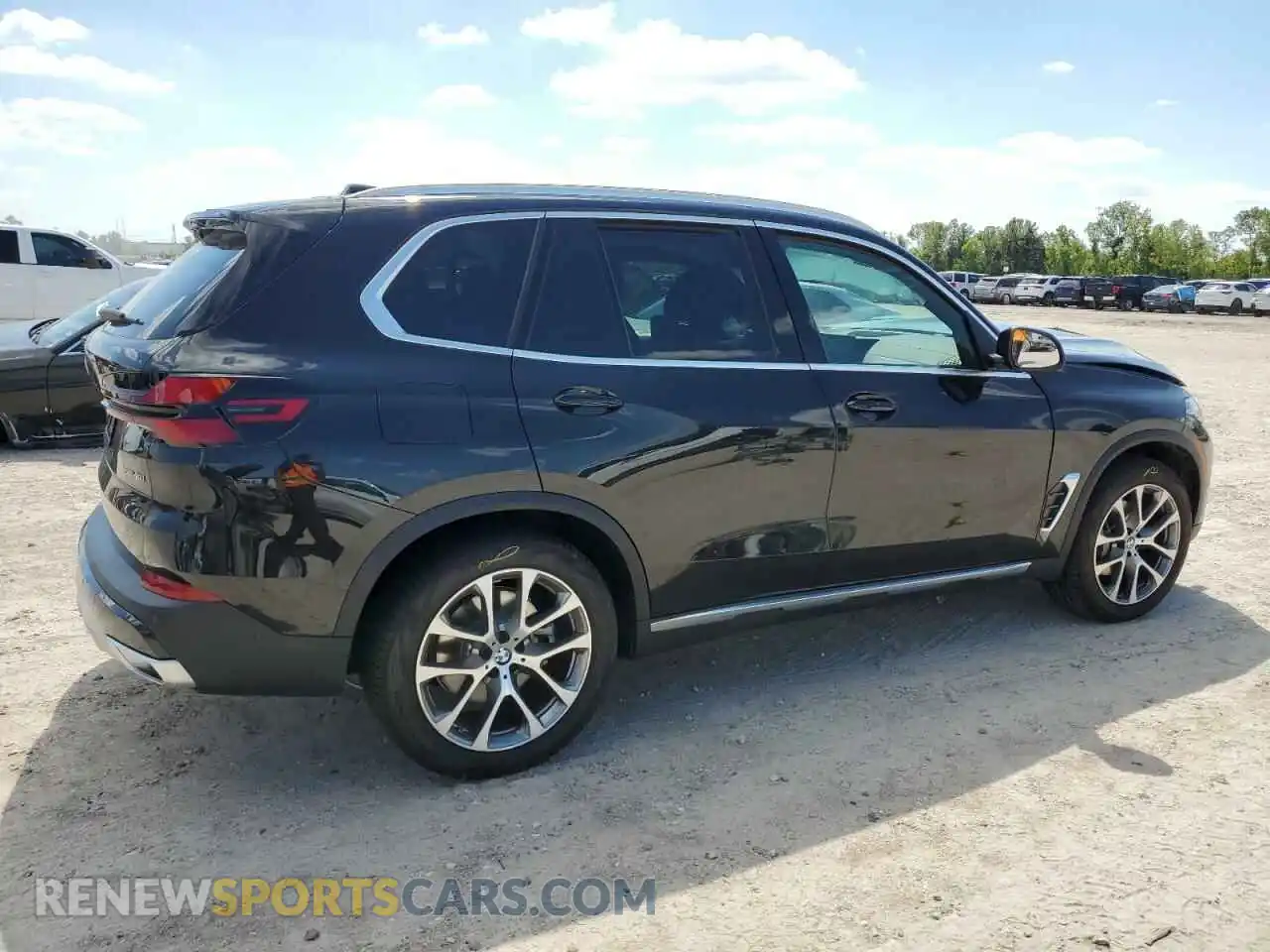 3 Photograph of a damaged car 5UX23EU07R9V98022 BMW X5 2024
