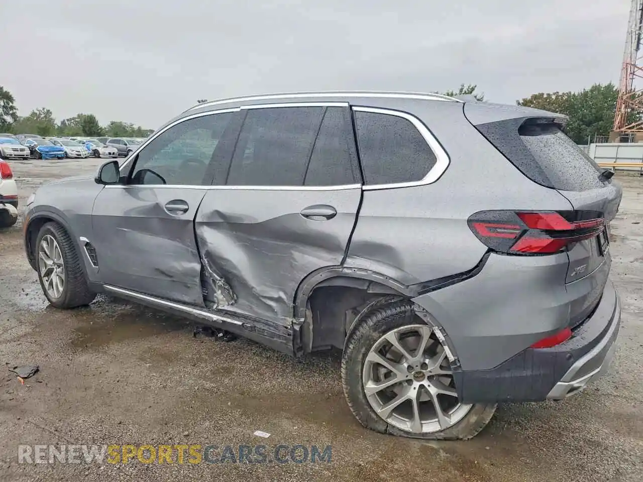 2 fotografías del automóvil dañado 5UX23EU08R9S69636 BMW X5 2024