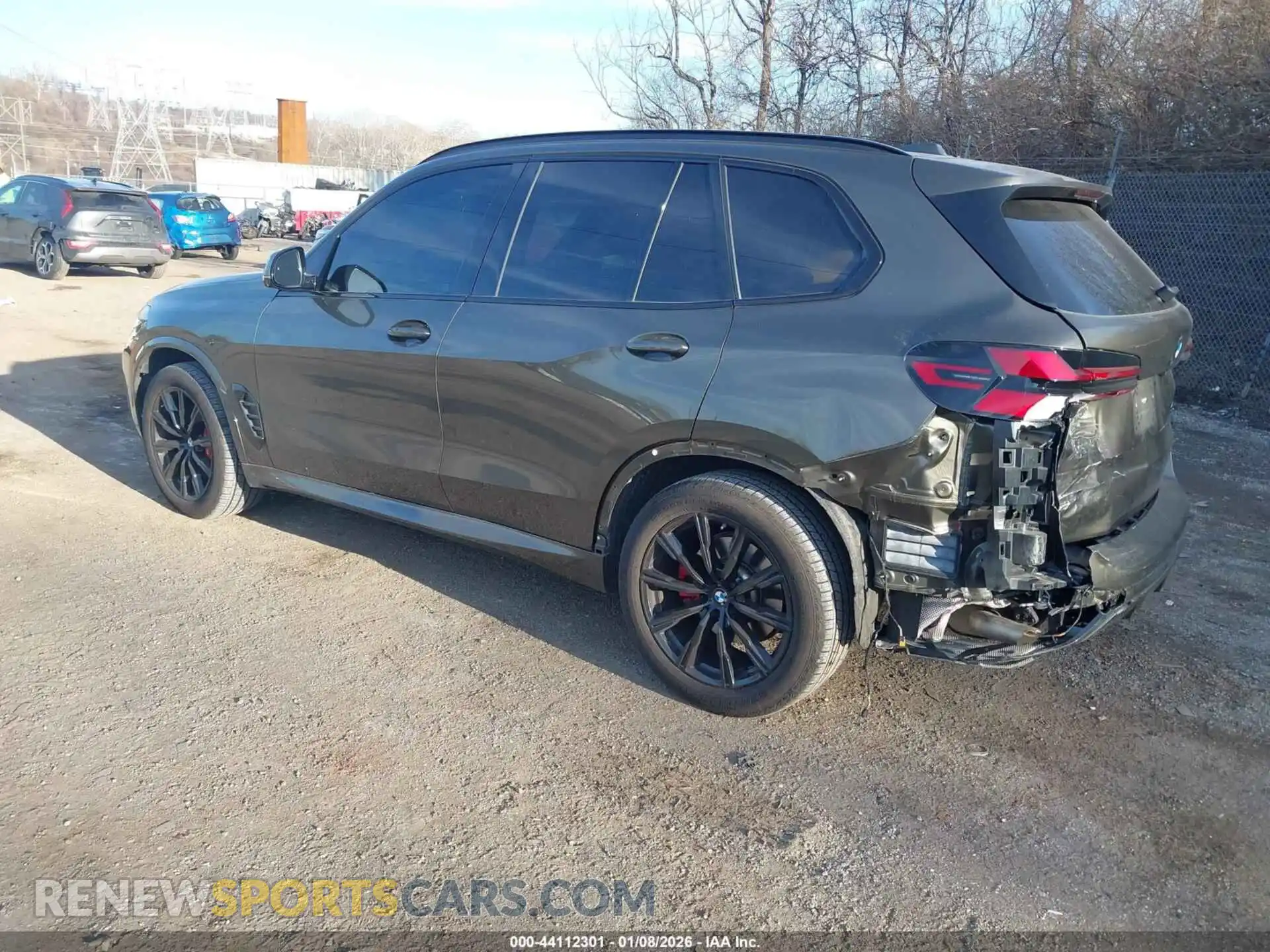 3 Photograph of a damaged car 5UX23EU08R9S91328 BMW X5 2024