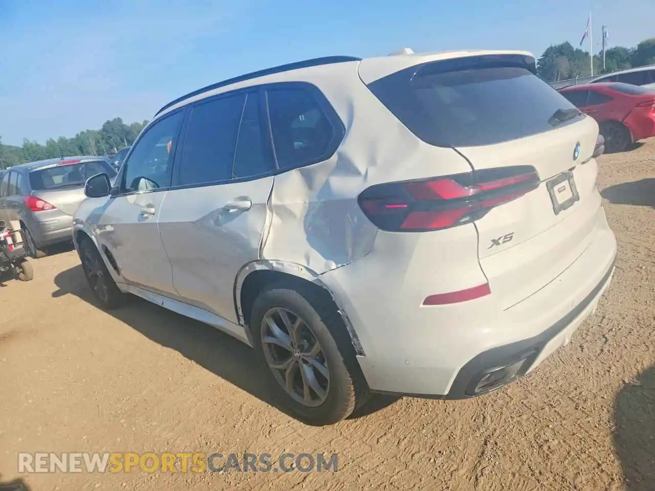 2 Photograph of a damaged car 5UX23EU08R9T16521 BMW X5 2024