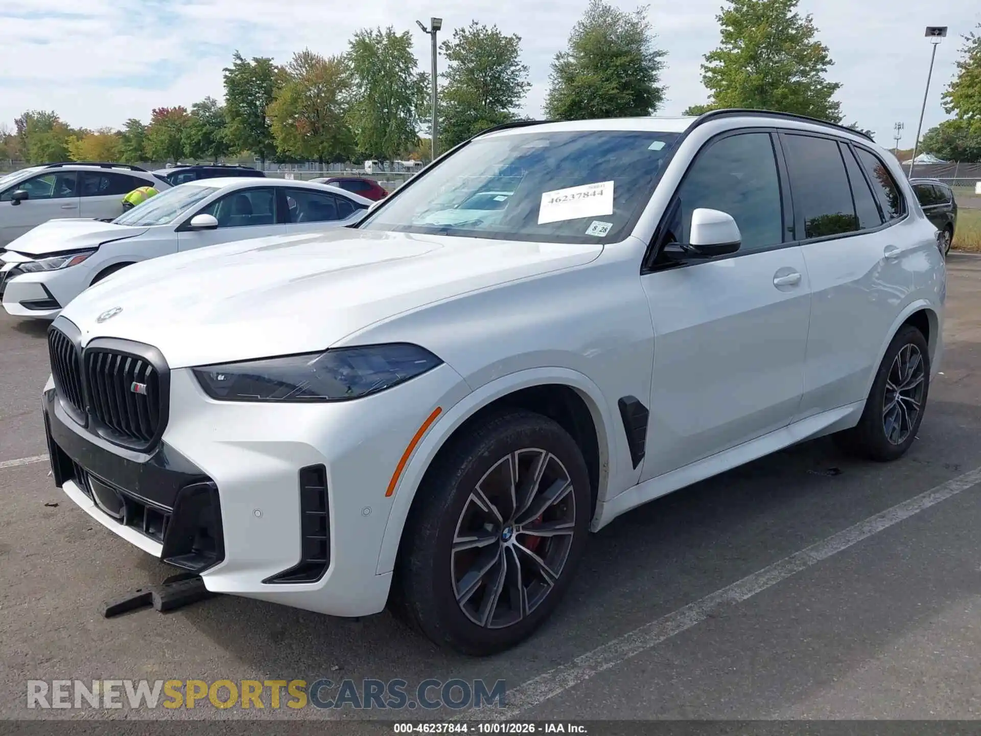 2 Photograph of a damaged car 5UX23EU08R9T41371 BMW X5 2024