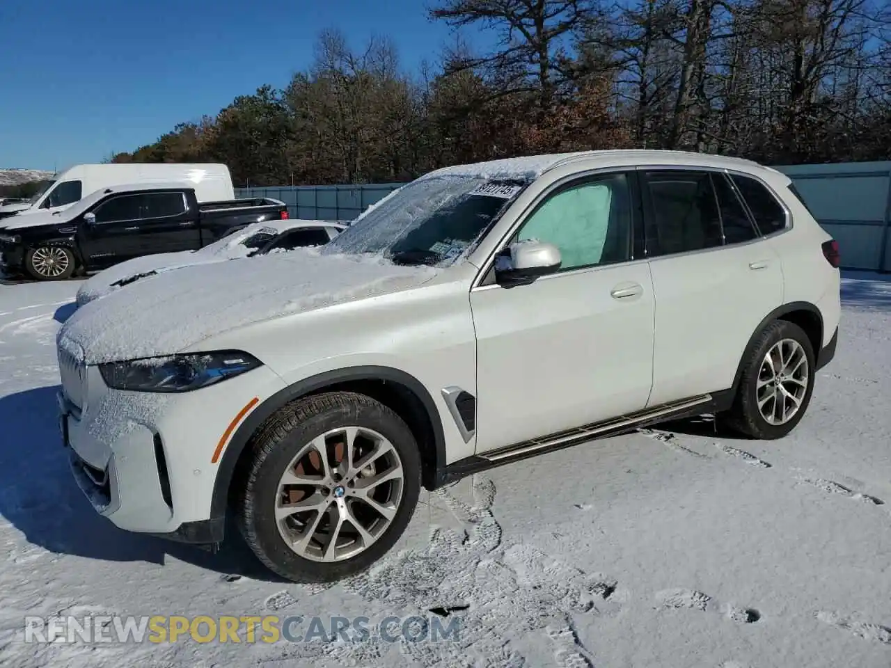 1 Photograph of a damaged car 5UX23EU08R9T53777 BMW X5 2024