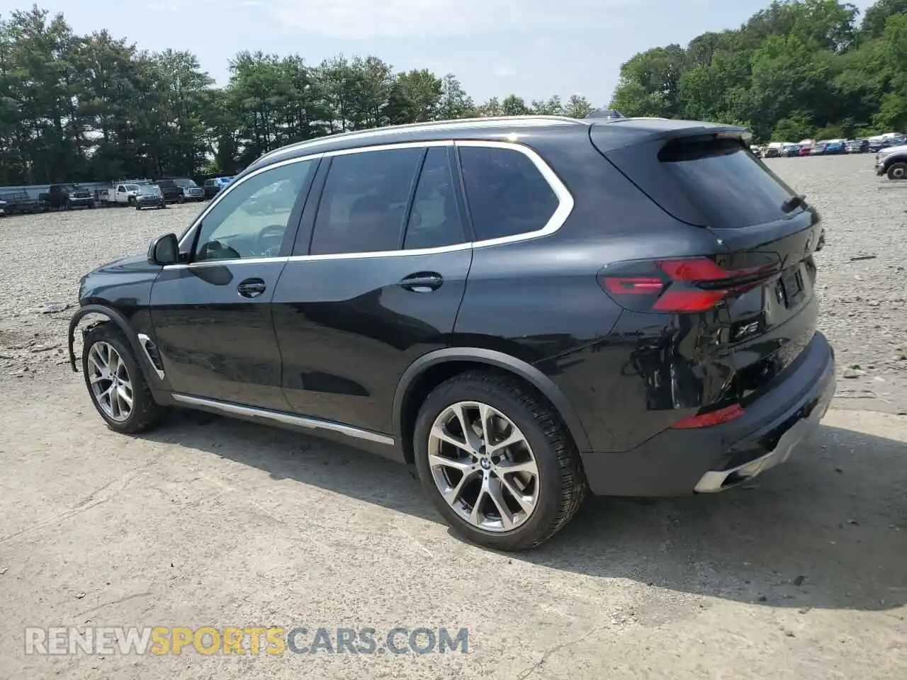 2 Photograph of a damaged car 5UX23EU08R9V38086 BMW X5 2024