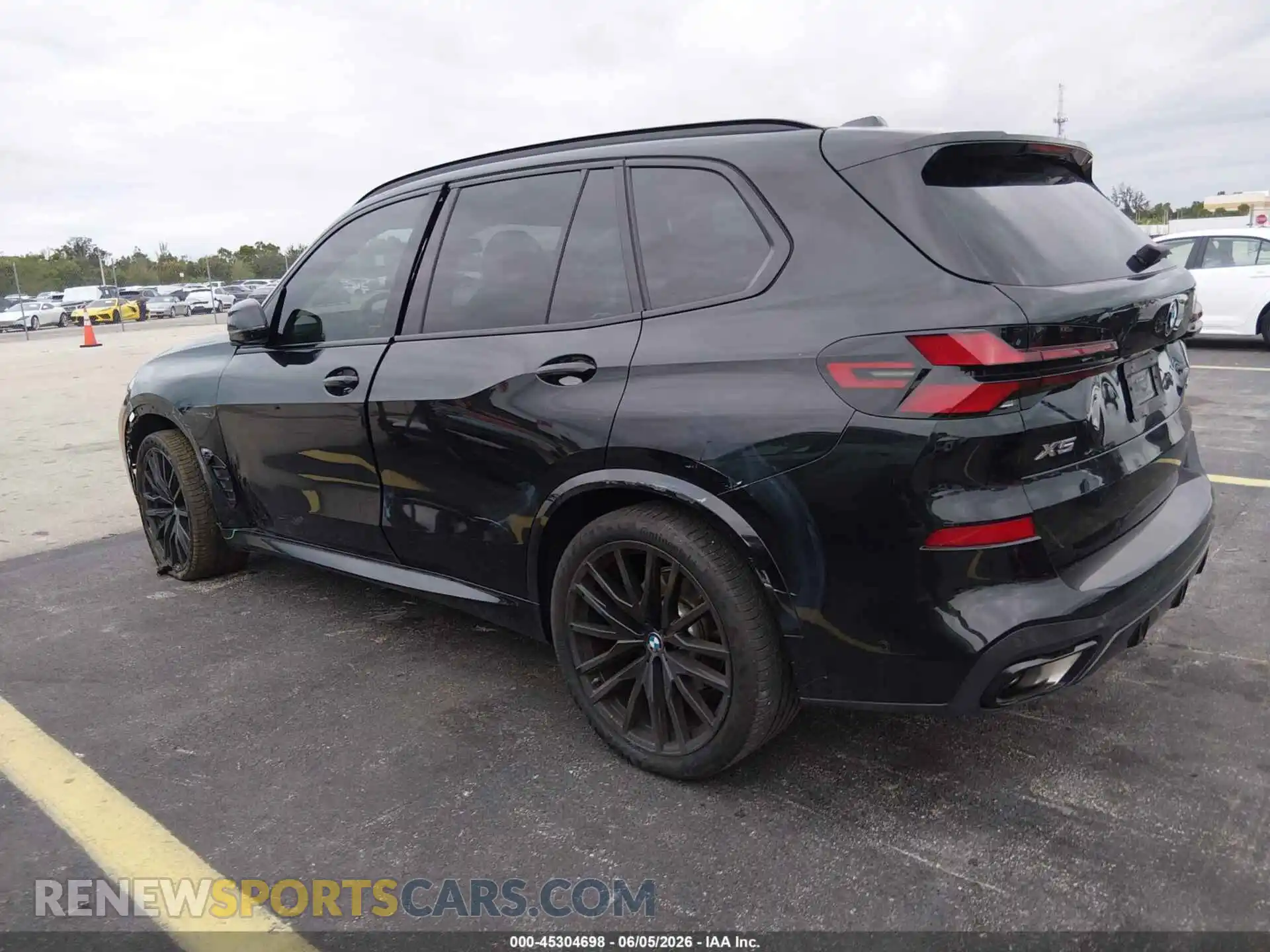 3 Photograph of a damaged car 5UX23EU08R9W00103 BMW X5 2024