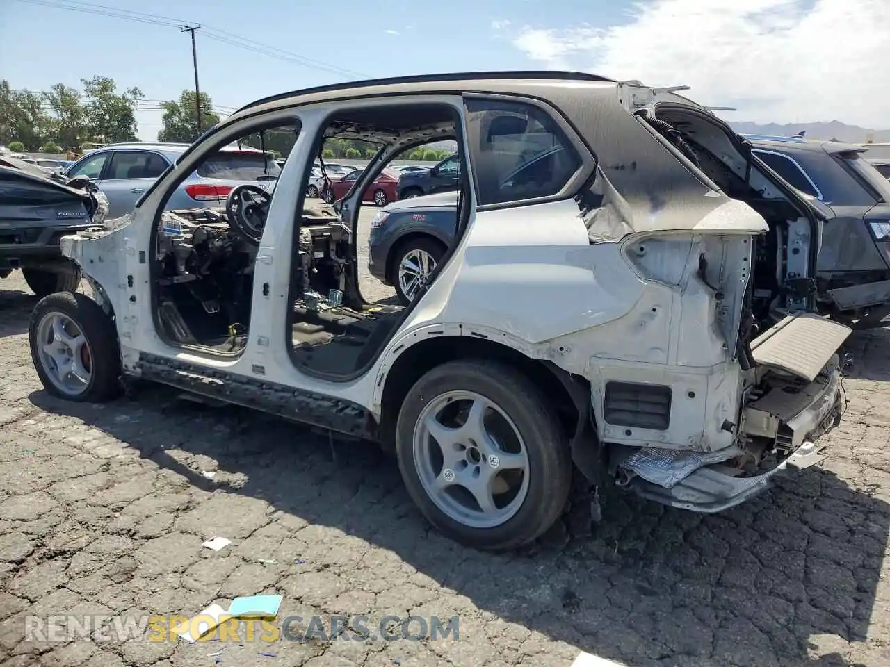 2 Photograph of a damaged car 5UX23EU08R9W14373 BMW X5 2024