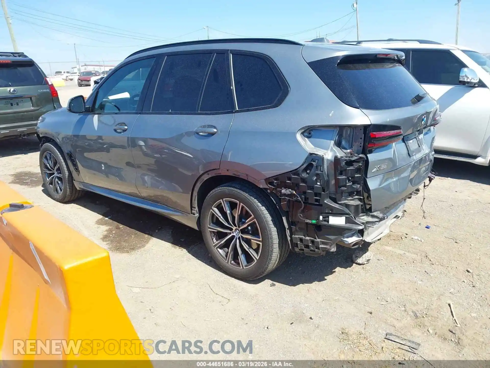 3 Photograph of a damaged car 5UX23EU09R9S34412 BMW X5 2024