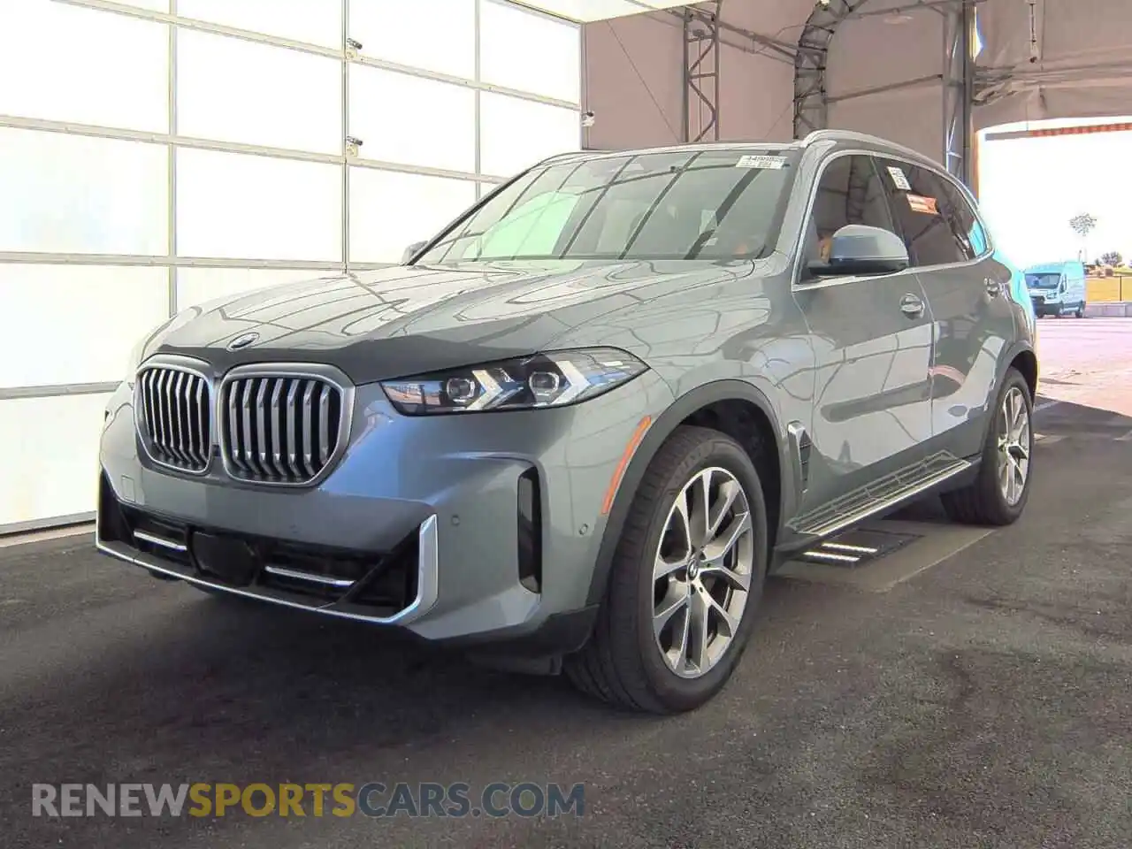 2 Photograph of a damaged car 5UX23EU09R9S53204 BMW X5 2024