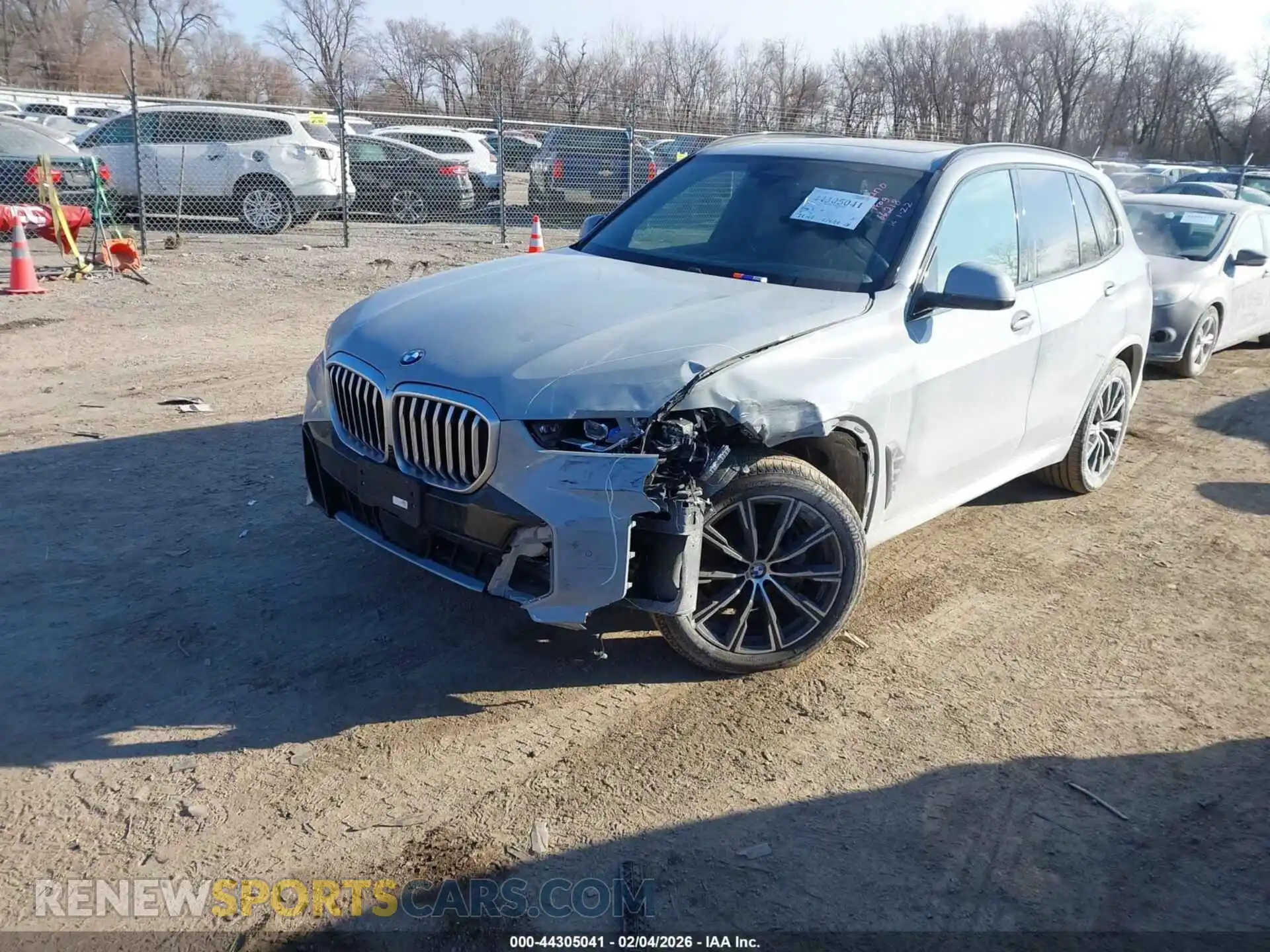 2 Photograph of a damaged car 5UX23EU09R9T85203 BMW X5 2024