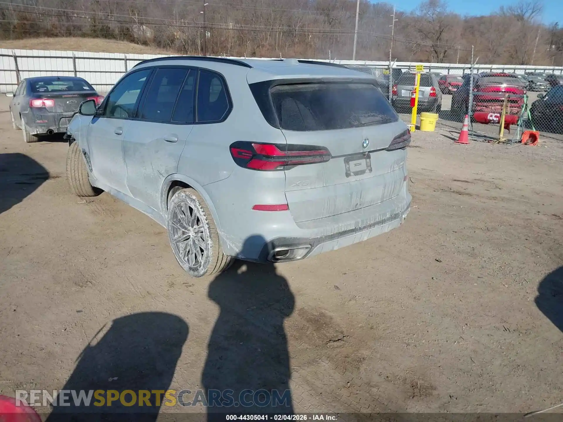 3 Photograph of a damaged car 5UX23EU09R9T85203 BMW X5 2024