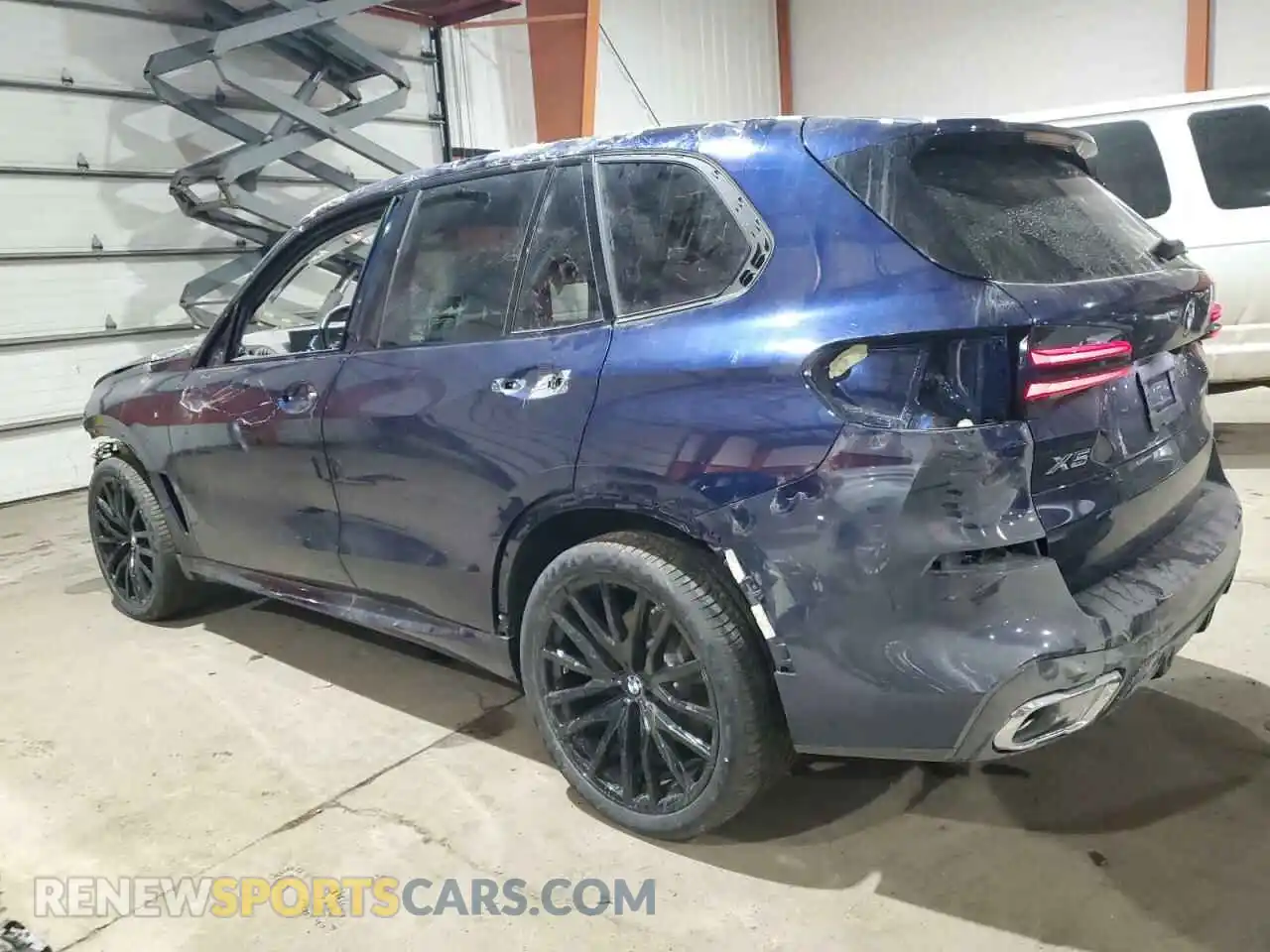 2 Photograph of a damaged car 5UX23EU09R9U46078 BMW X5 2024