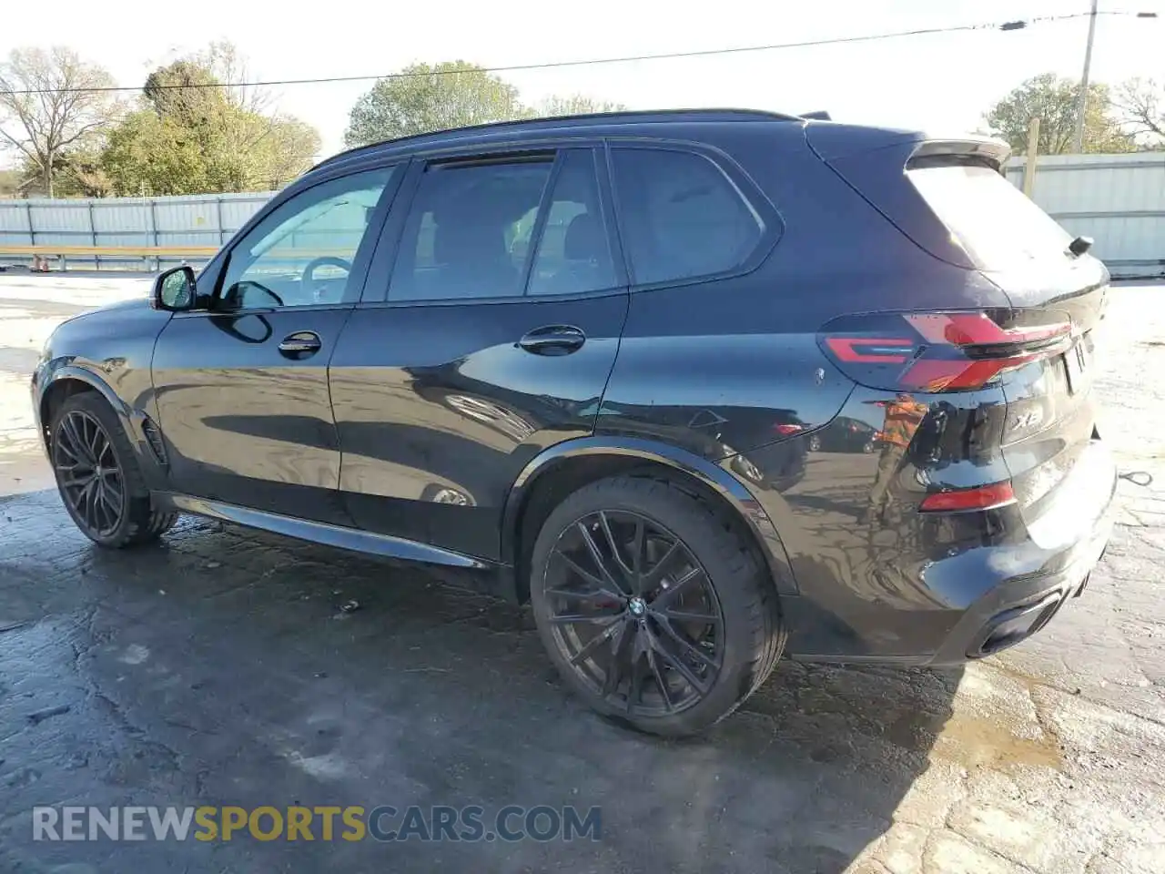 2 Photograph of a damaged car 5UX23EU09R9U76584 BMW X5 2024