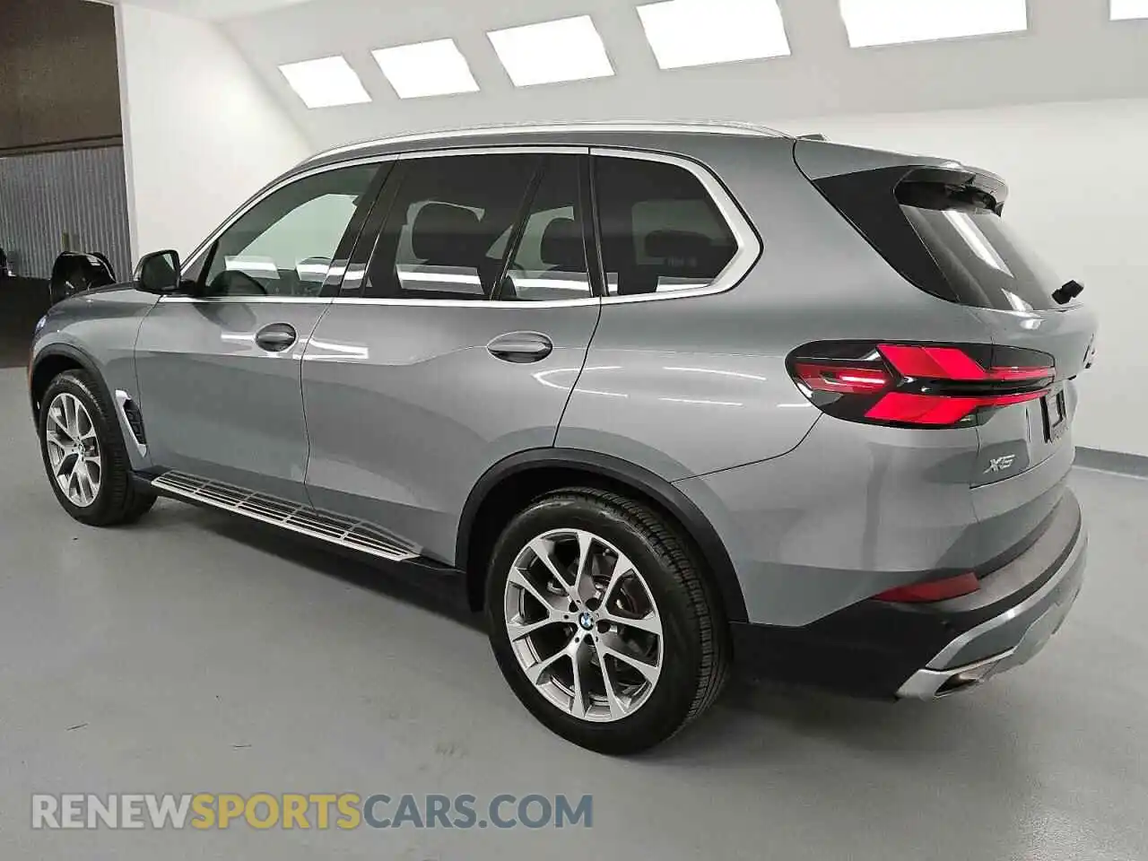 2 Фотография поврежденного автомобиля 5UX23EU09R9V60887 BMW X5 2024