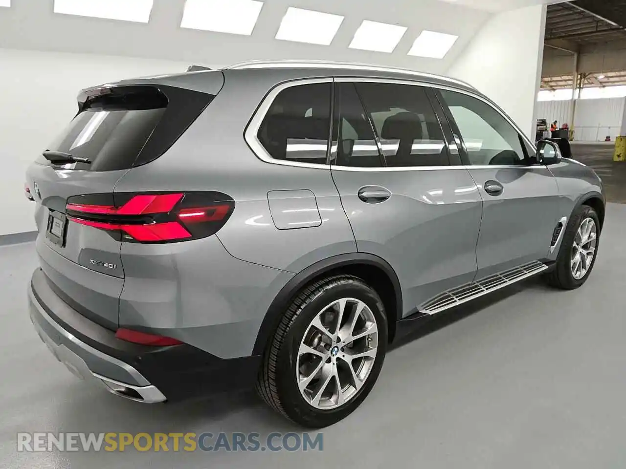 3 Фотография поврежденного автомобиля 5UX23EU09R9V60887 BMW X5 2024