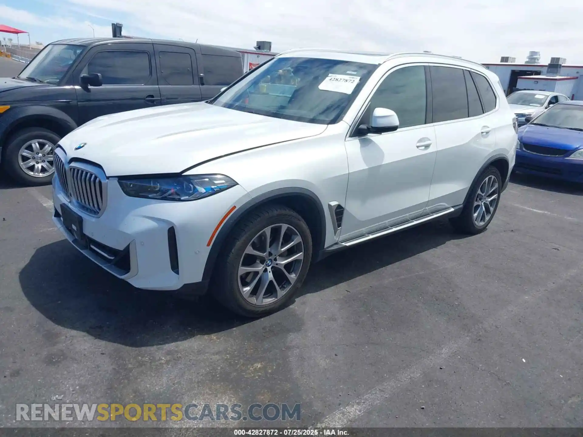 2 Photograph of a damaged car 5UX23EU0XR9T41887 BMW X5 2024