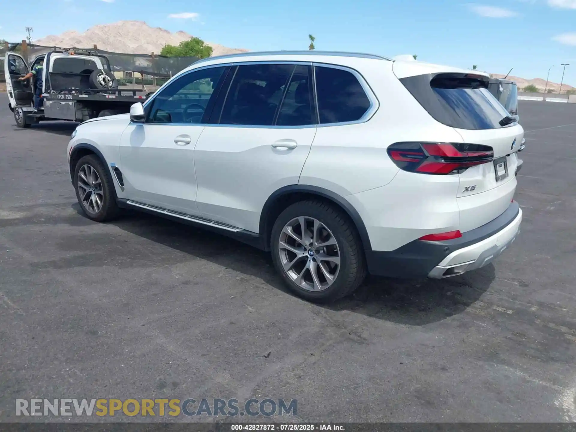 3 Photograph of a damaged car 5UX23EU0XR9T41887 BMW X5 2024