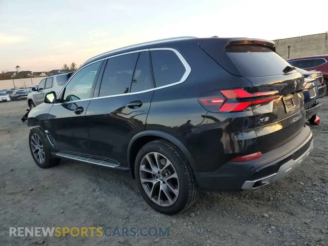 2 Photograph of a damaged car 5UX23EU0XR9T96937 BMW X5 2024