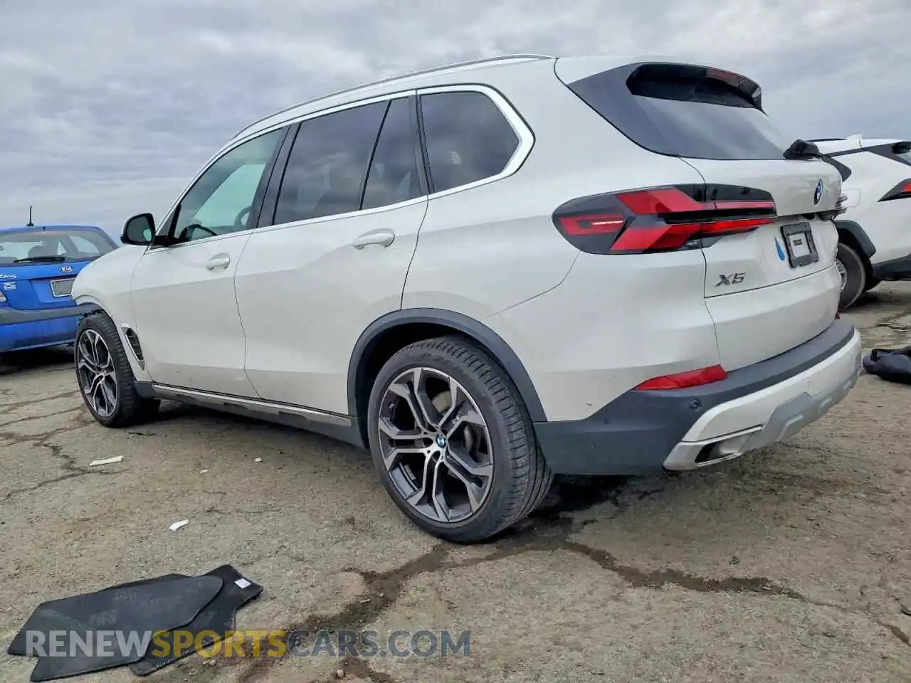 2 fotografías del automóvil dañado 5UX23EU0XR9U65853 BMW X5 2024