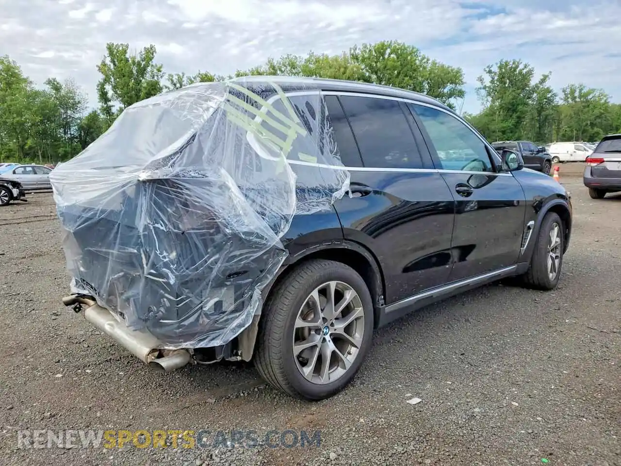 3 Photograph of a damaged car 5UX23EU0XR9W06520 BMW X5 2024