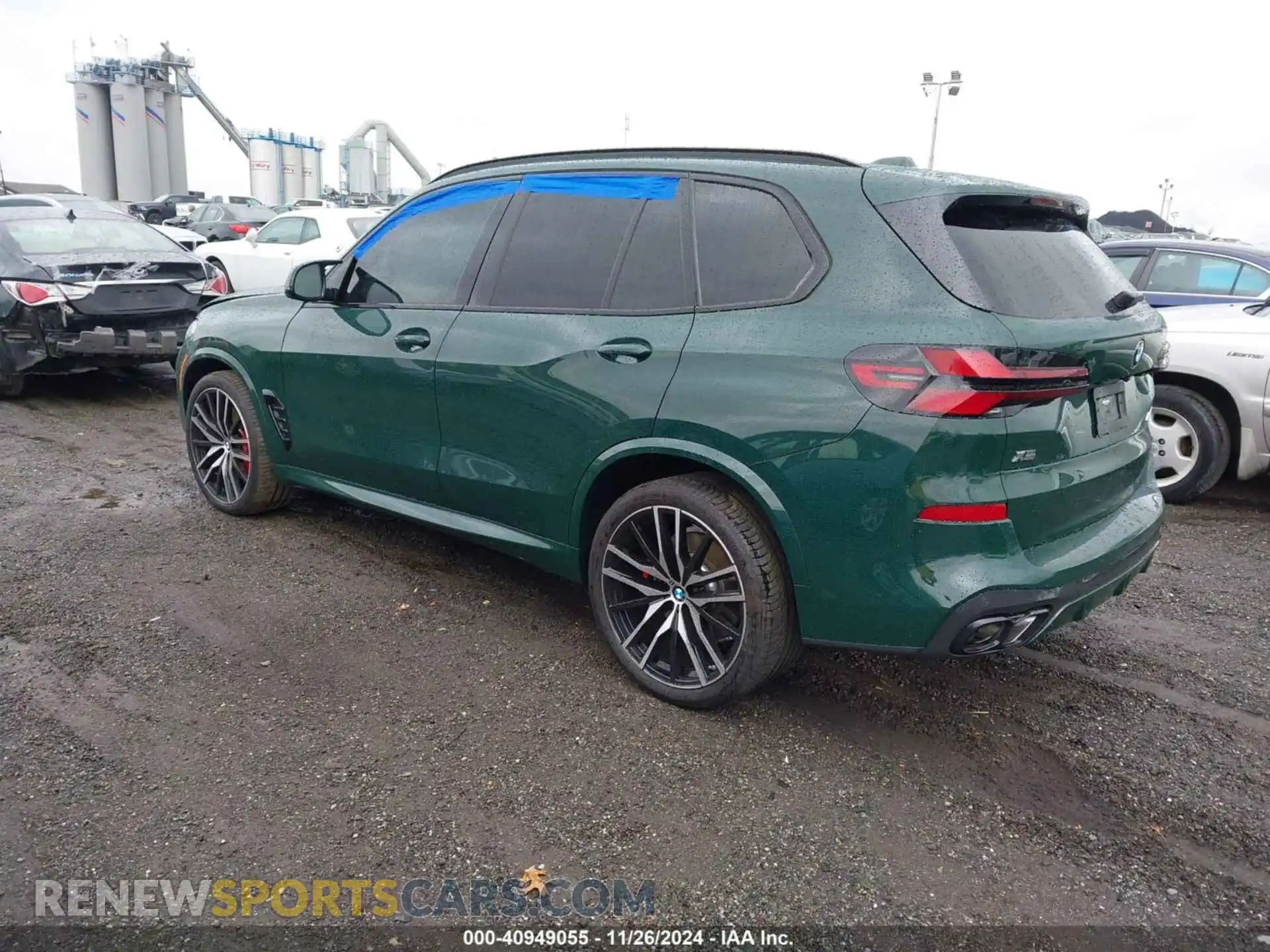 3 Photograph of a damaged car 5UX33EU07R9S44148 BMW X5 2024