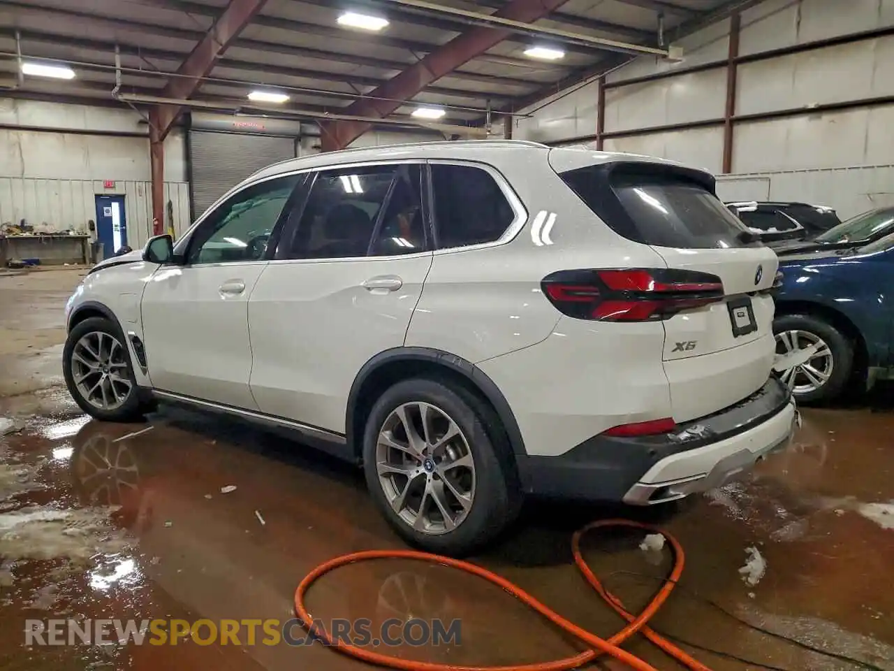 2 Photograph of a damaged car 5UX43EU00R9S27020 BMW X5 2024