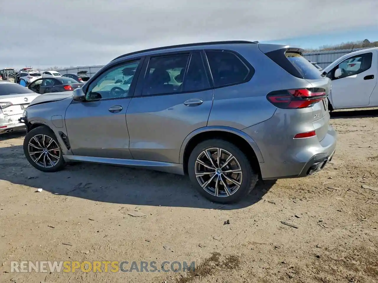 2 Photograph of a damaged car 5UX43EU01R9T84877 BMW X5 2024