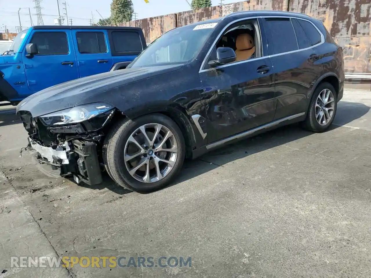1 Photograph of a damaged car 5UX43EU02R9S55904 BMW X5 2024