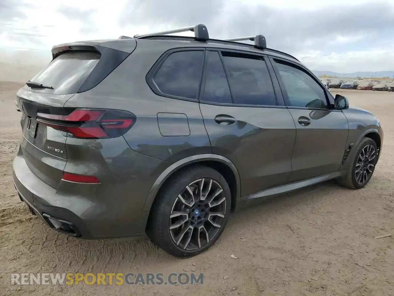 3 Фотография поврежденного автомобиля 5UX43EU02R9T18211 BMW X5 2024