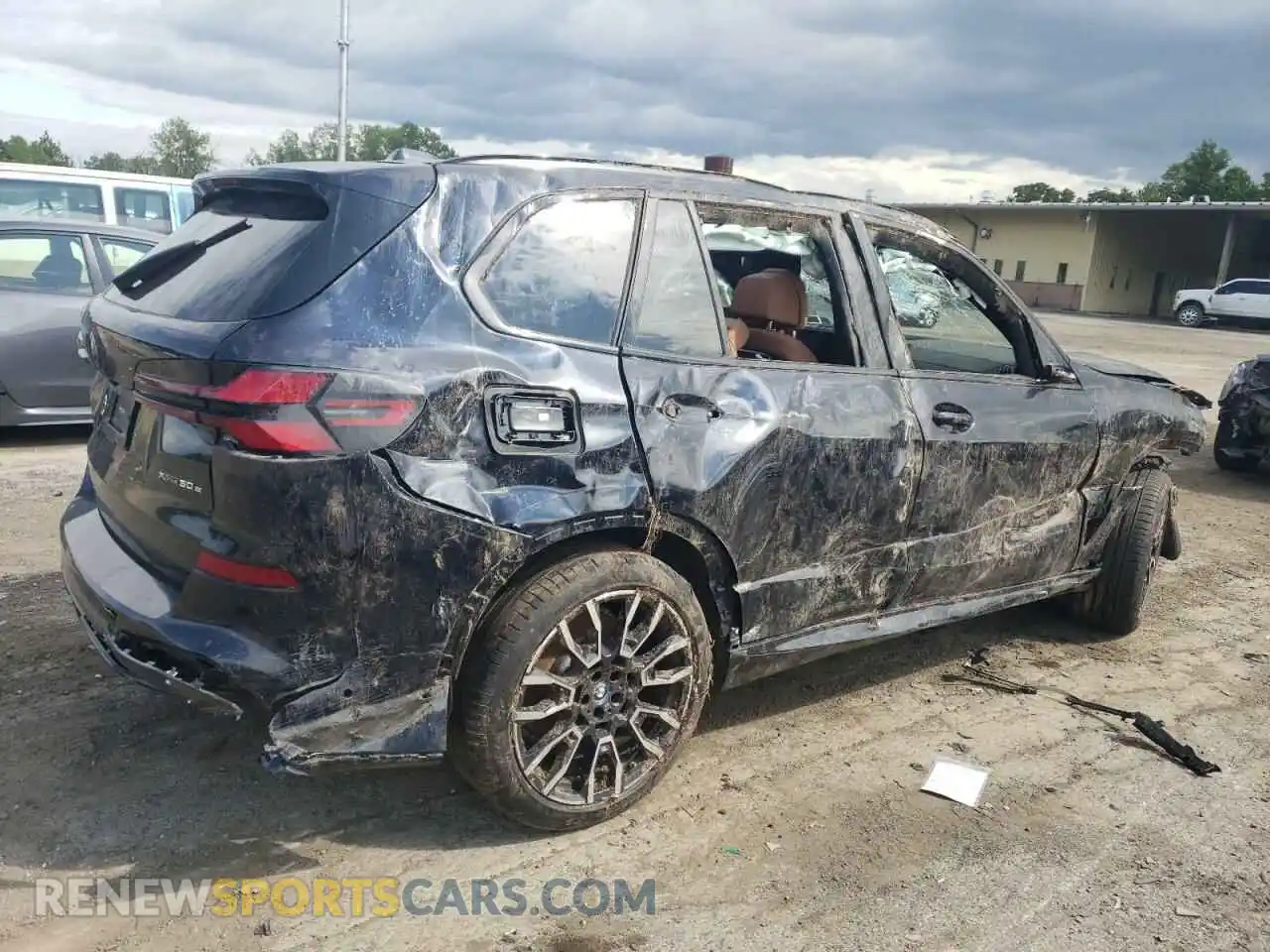 3 Photograph of a damaged car 5UX43EU05R9T10068 BMW X5 2024