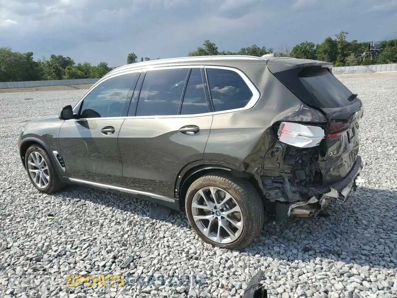 2 Photograph of a damaged car 5UX43EU07R9S85366 BMW X5 2024