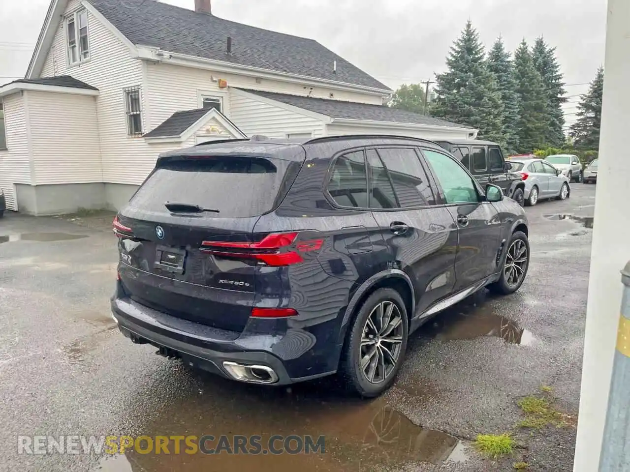 3 Фотография поврежденного автомобиля 5UX43EU07R9S85822 BMW X5 2024