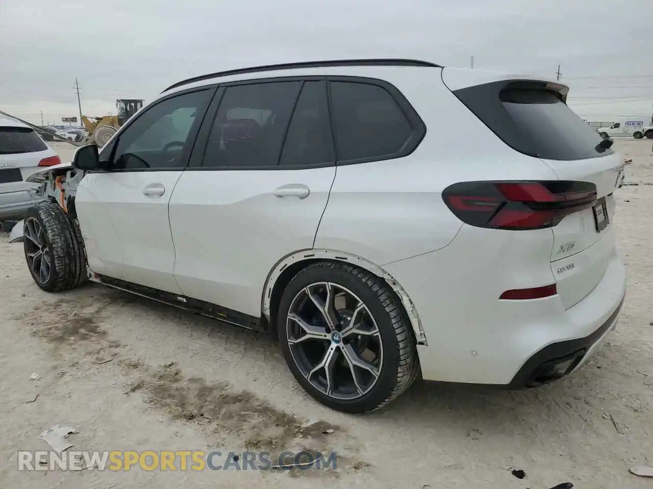 2 Photograph of a damaged car 5UX43EU08R9S61979 BMW X5 2024