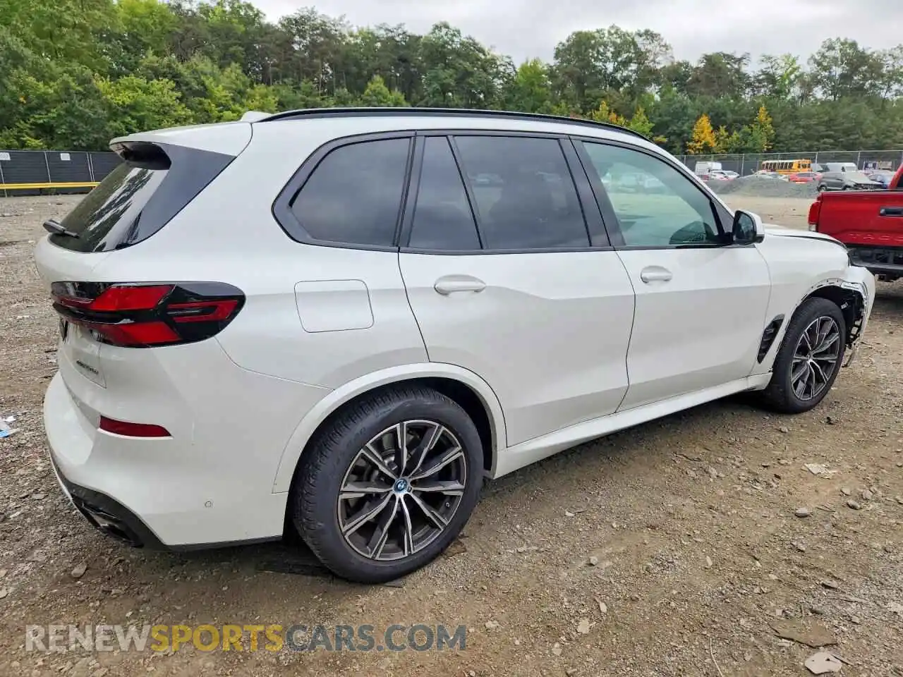 3 Photograph of a damaged car 5UX43EU08R9V88155 BMW X5 2024