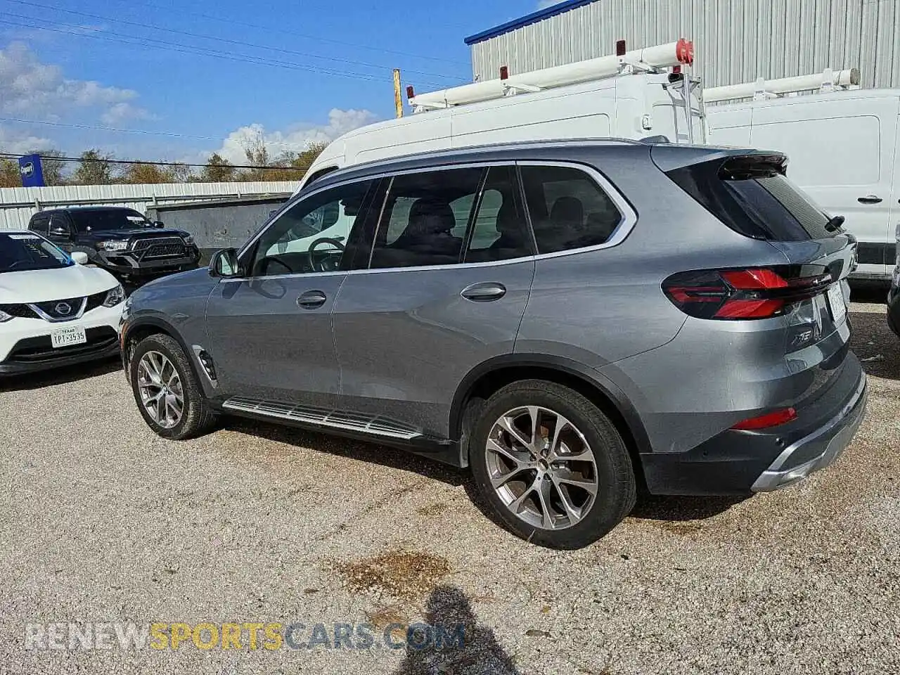 2 Photograph of a damaged car 5UX13EU03S9W28456 BMW X5 2025
