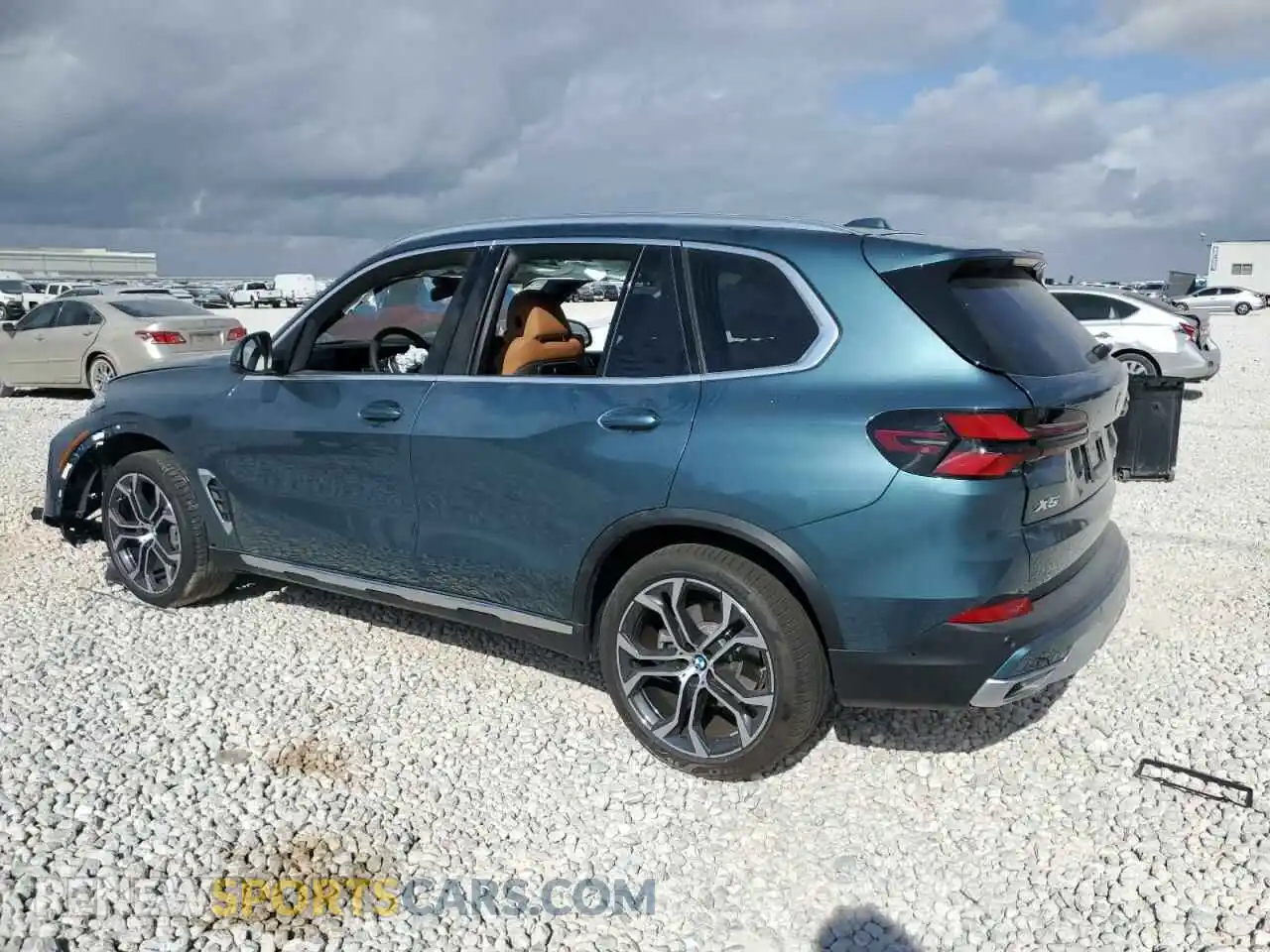 2 Photograph of a damaged car 5UX13EU03S9W71937 BMW X5 2025