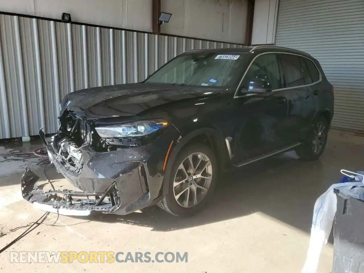 1 Photograph of a damaged car 5UX13EU04S9W30846 BMW X5 2025