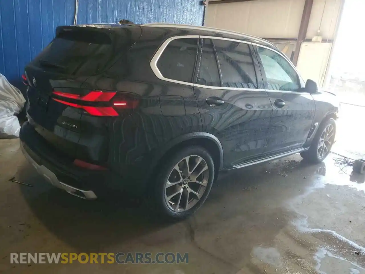 3 Photograph of a damaged car 5UX13EU04S9W30846 BMW X5 2025