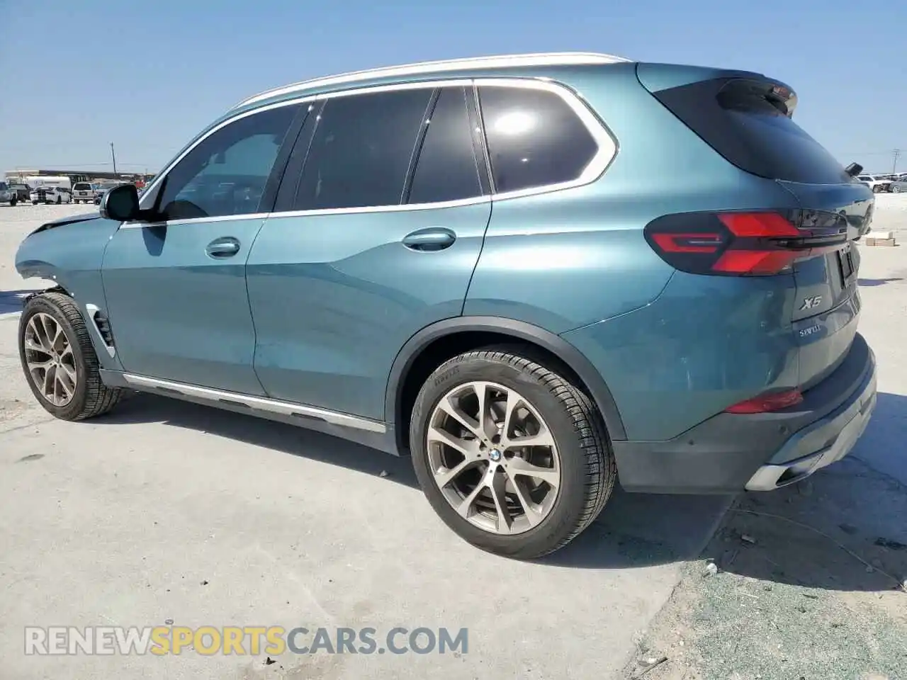 2 Photograph of a damaged car 5UX13EU04S9Y41593 BMW X5 2025