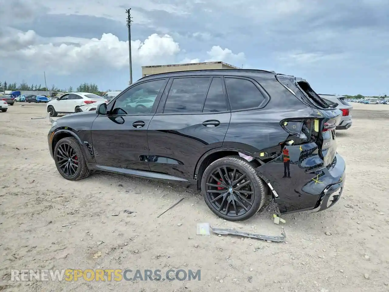 2 fotografías del automóvil dañado 5UX13EU06S9005722 BMW X5 2025