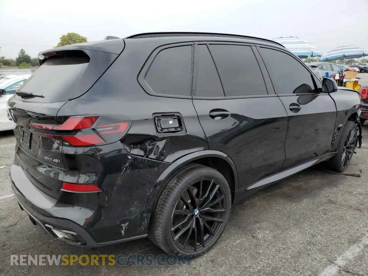 3 Photograph of a damaged car 5UX13EU06S9Z19940 BMW X5 2025