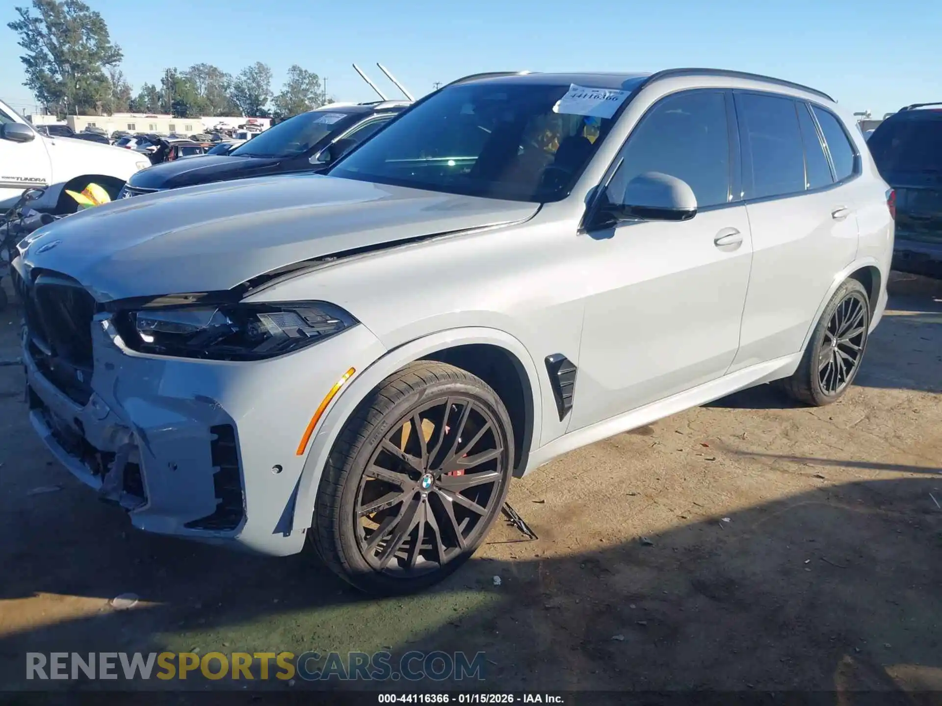 2 Photograph of a damaged car 5UX13EU09S9Y02725 BMW X5 2025
